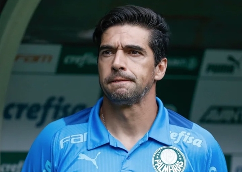 Abel detalha perrengue do Palmeiras após problema com avião de Leila