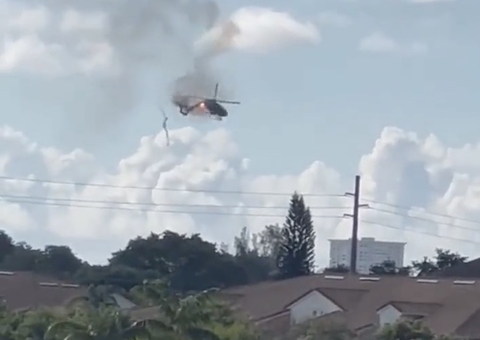 Vídeo: Helicóptero cai sobre prédio e deixa um morto e 4 feridos nos EUA