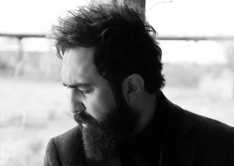 Cantor pop é preso por música contra uso obrigatório do véu islâmico no Irã