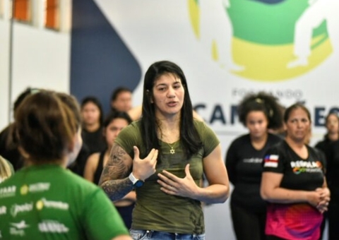 Mais de 120 mulheres concluem Curso de Defesa Pessoal em Manaus