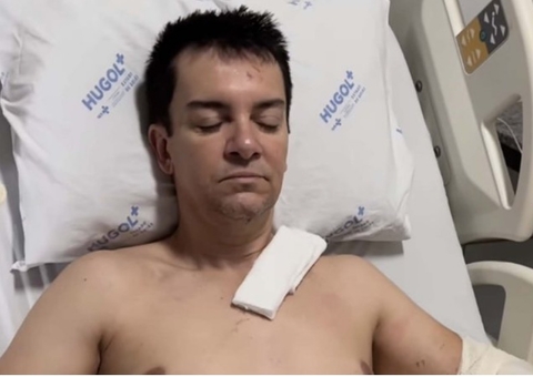 Regis Danese choca ao mostrar cicatriz na barriga após acidente; vídeo