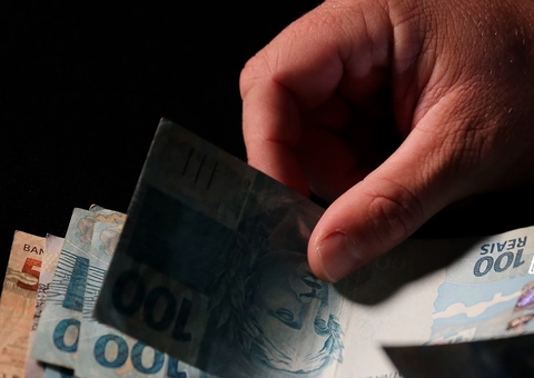 Salário mínimo ideal deveria ter sido de R$ 6.390 em agosto, diz Dieese