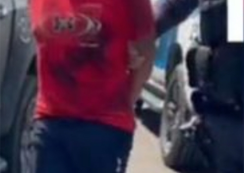 Homem tenta matar mulher com bebê no colo em Manaus