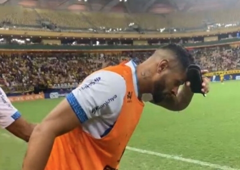 Zagueiro do Paysandu leva soco no nariz e aponta presidente do Amazonas FC