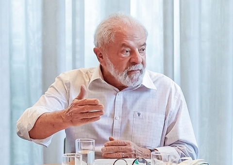 Lula dá posse a novos ministros em cerimônia envergonhada e irrita centrão