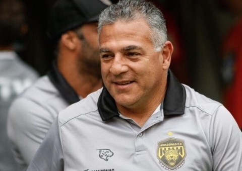 Após estreia com vitória no Amazonas, Luizinho Vieira exalta equipe