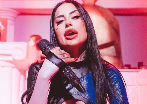 Tati Zaqui cogita carreira gospel após relação conturbada com Thomaz Costa