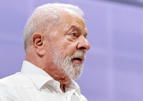 Lula diz ter medo de anestesia e deve ficar 3 semanas no Alvorada após cirurgia
