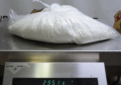 Brasileiros são presos ao tentar embarcar com drogas para África e Portugal