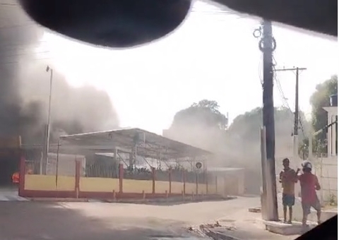 Incêndio atinge loja de bolos em Manaus; vídeo 
