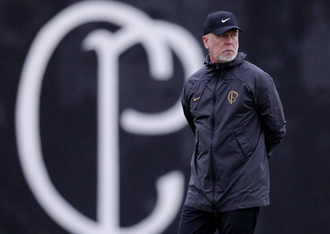 Mano poupa medalhões e inicia semana para espantar fantasma e 'salvar' ano