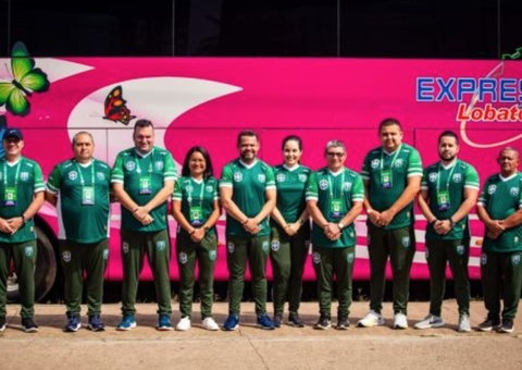 Rozenha celebra dia histórico para o futebol amazonense na Série C