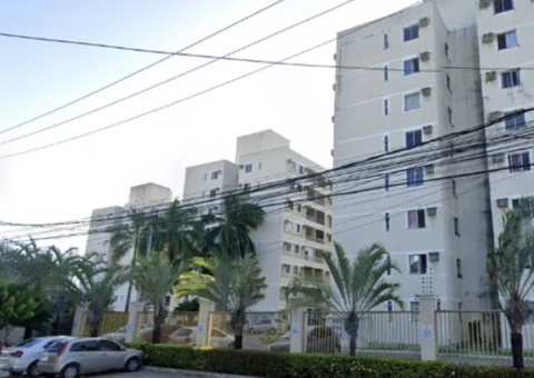 Menina sobrevive a queda do sétimo andar de prédio