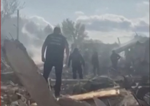 Míssil russo atinge café e mercado na Ucrânia, matando mais de 40 pessoas