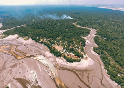 Rio desaparece devido à seca severa no Amazonas; veja antes e depois