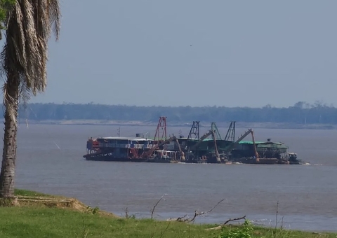 Garimpeiros fogem para Parintins após dragas serem destruídas em Manaus