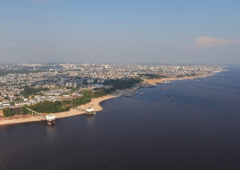Novo recorde: Rio Negro tem a terceira pior seca da história em Manaus