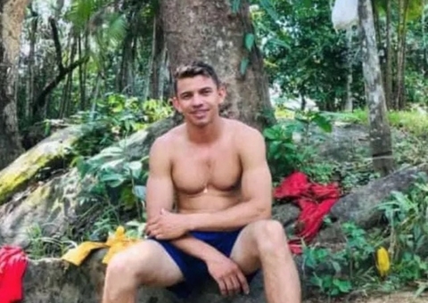 Jovem morre após cair de moto e ser atropelado por caminhão em ramal