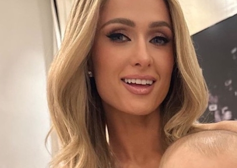 Filho de Paris Hilton é alvo de ataques virtuais: 'cabeça enorme'