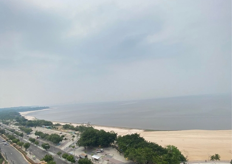 Ponte Rio Negro desaparece em meio à fumaça extrema em Manaus