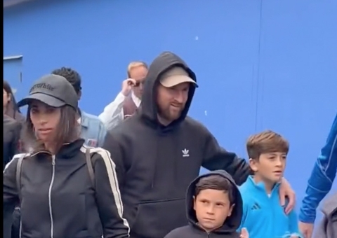 Messi e Antonela são flagrados juntos na Disney em meio a rumores de crise 