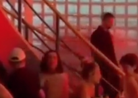 Ex-bbb Mayla Araújo é expulsa de bar sob gritos de 'homofóbica'