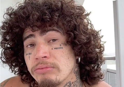 Whindersson Nunes dá invertida em pastor que o chamou de má influência