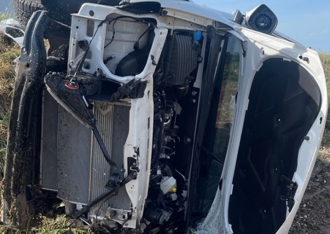 Cantora gospel Sulamita sofre grave acidente de carro 