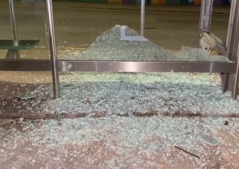 Criminosos tentam matar policiais na Compensa