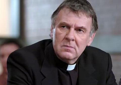 Tom Wilkinson, ator de 'Ou Tudo ou Nada' e 'Batman Begins', morre aos 75 anos