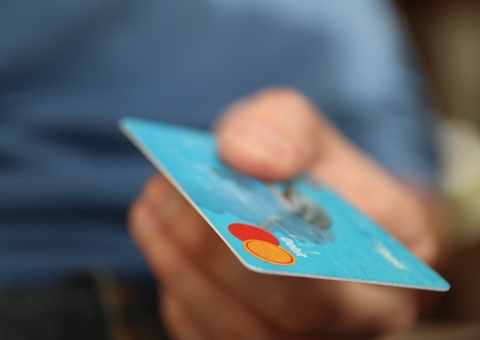 Limite de 100% para juros do rotativo do cartão já está valendo