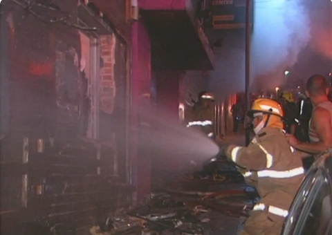 Incêndio da Boate Kiss completa 11 anos com espera pelo segundo julgamento 