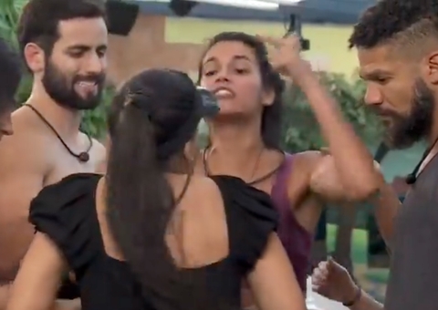 BARRACO: Alane e Fernanda brigam aos gritos: 'vai t*mar no seu c*!; vídeos