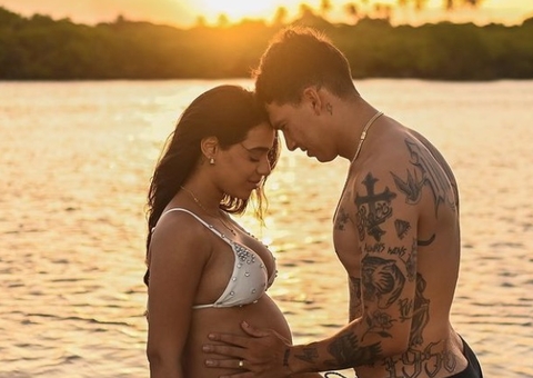 Mirella Santos posta primeiras fotos com a filha Luna