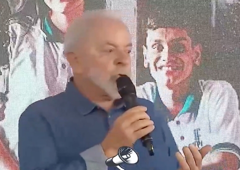 'Nenhuma mulher quer namorar um ajudante geral', diz Lula em evento