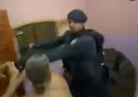 Tia do goleiro Weverton morre após ter casa invadida pela polícia