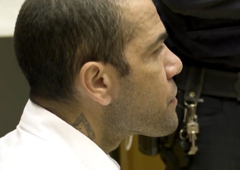 Ex-companheiro de cela diz que Daniel Alves quer fugir para o Brasil 