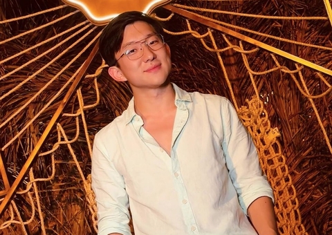 Pyong Lee diz ser a favor de ‘fio terra’ na cama: ‘gosto muito’