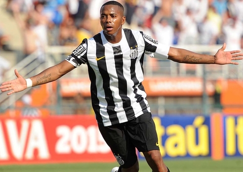 Condenado por estupro, STJ irá decidir se Robinho poderá cumprir pena no Brasil