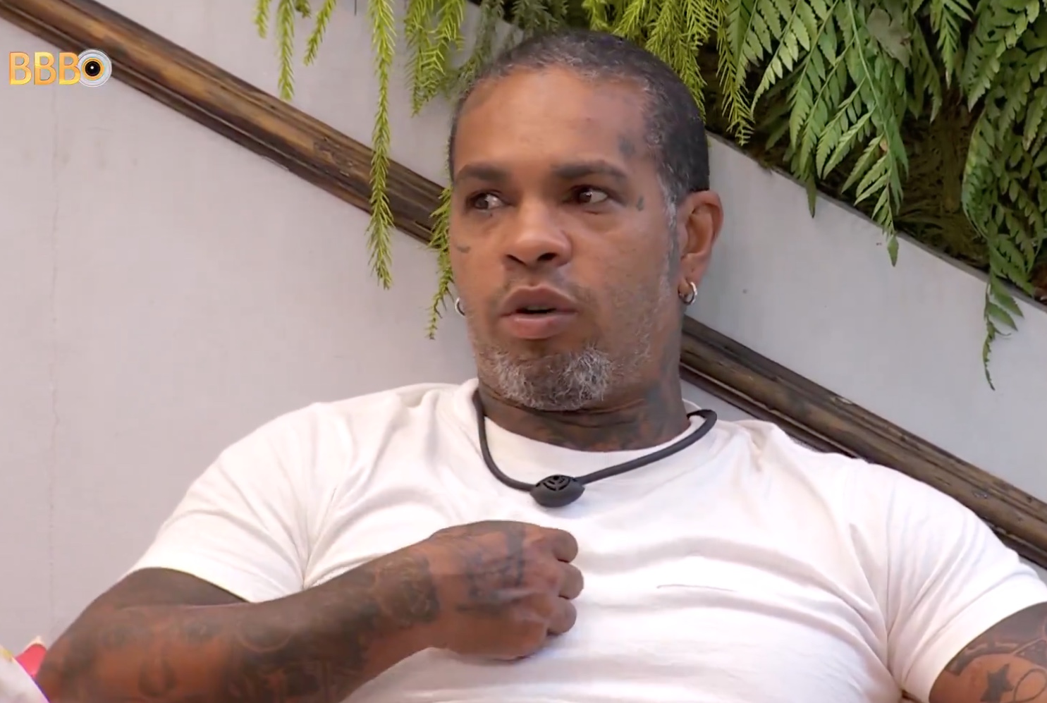 Emparedado, Rodriguinho reflete: 'eu não ofendi ninguém'