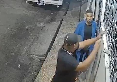 Dupla tenta invadir casa e deixa moradores desesperados na Zona Leste; vídeo