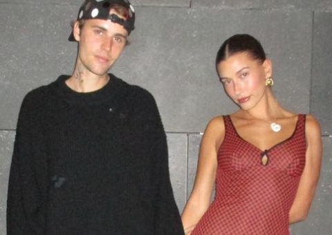 Justin Bieber e Hailey vão à igreja em meio a rumores de crise no casamento
