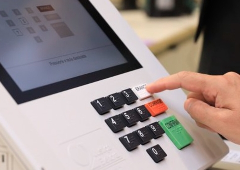 Justiça Eleitoral cassa mais de 90 prefeitos por compra de votos e abuso de poder