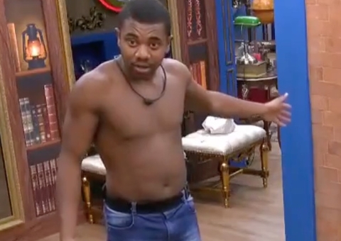 Davi entra em desespero com a casa no ‘Tá Com Nada’: ‘só tem água’ 