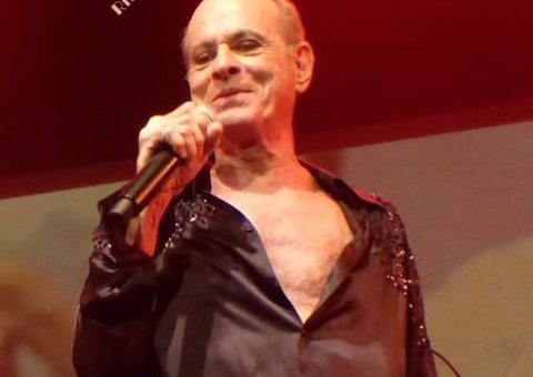 Ney Matogrosso é internado no Instituto do Coração em São Paulo 