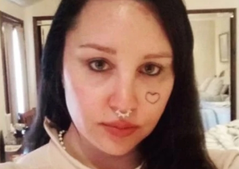 Ex-atriz teen Amanda Bynes é reprovada em teste para ser manicure 