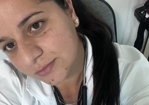 Falsa médica é presa e diz ter comprado registro por R$ 40 na internet