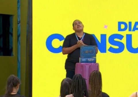 Buda vira piada ao dizer que verá esposa no almoço do Anjo: 'chá revelação do divórcio'