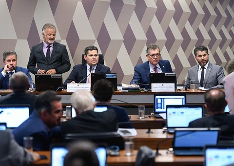 Saiba quais senadores votaram contra PEC das drogas