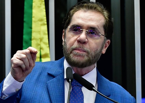 Plínio Valério diz que ONGs internacionais sabotam asfaltamento da BR-319